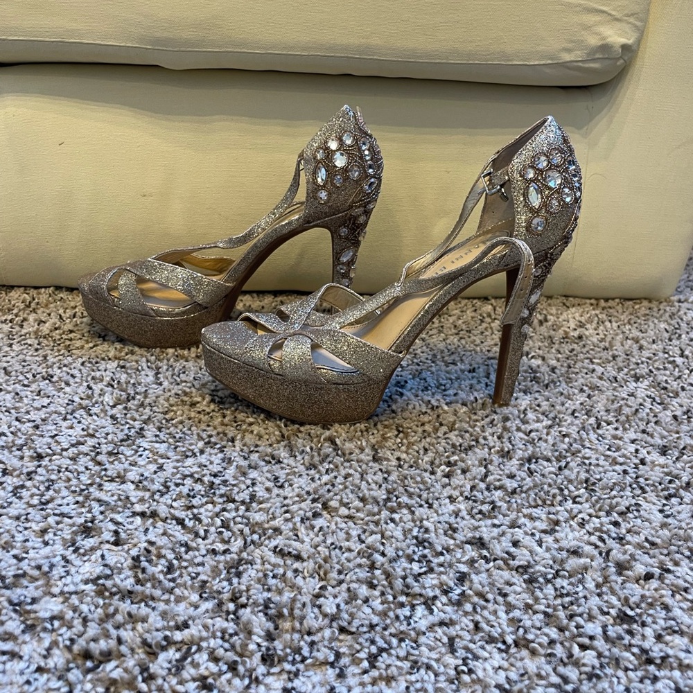 Gianni Bini champagne heels